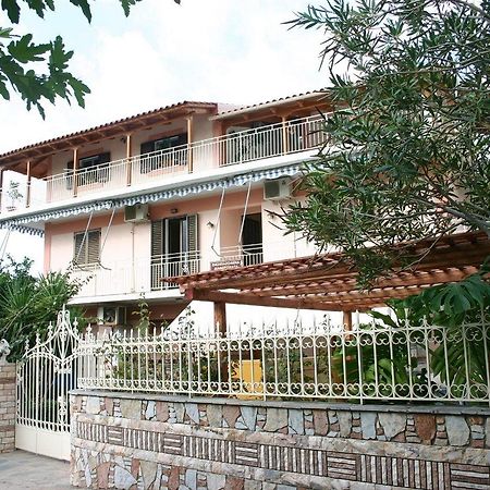 Liocharis Apartments Лурдата Экстерьер фото