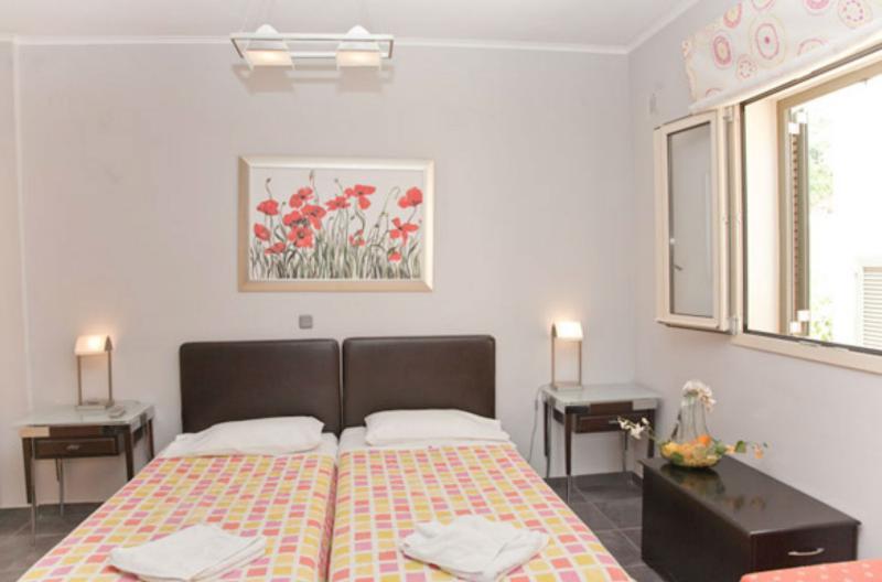 Liocharis Apartments Лурдата Экстерьер фото