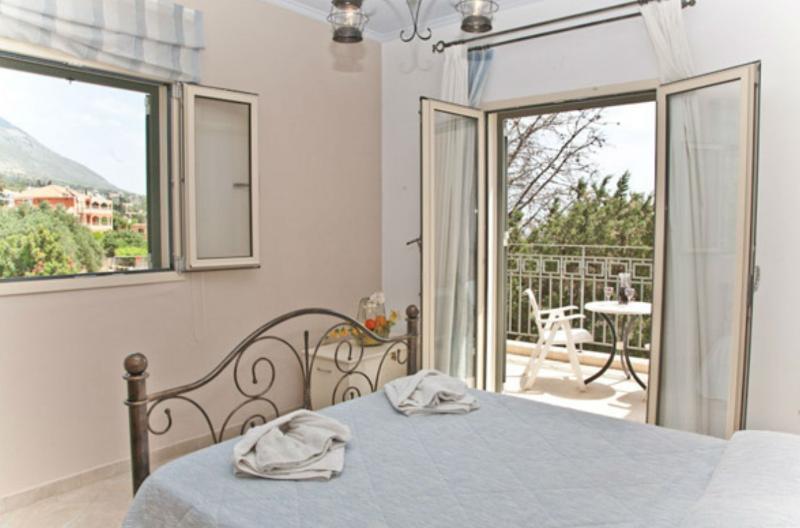 Liocharis Apartments Лурдата Экстерьер фото